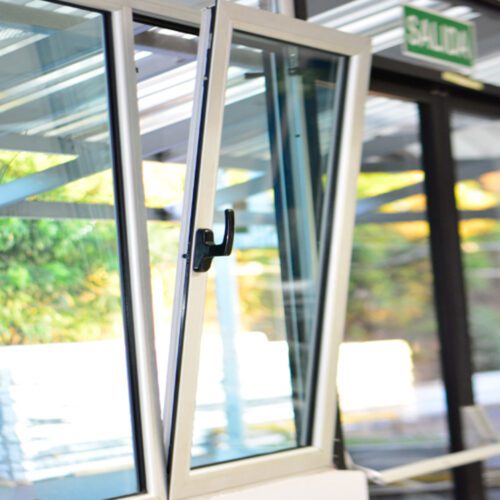 Ventana Oscilobatiente Europa